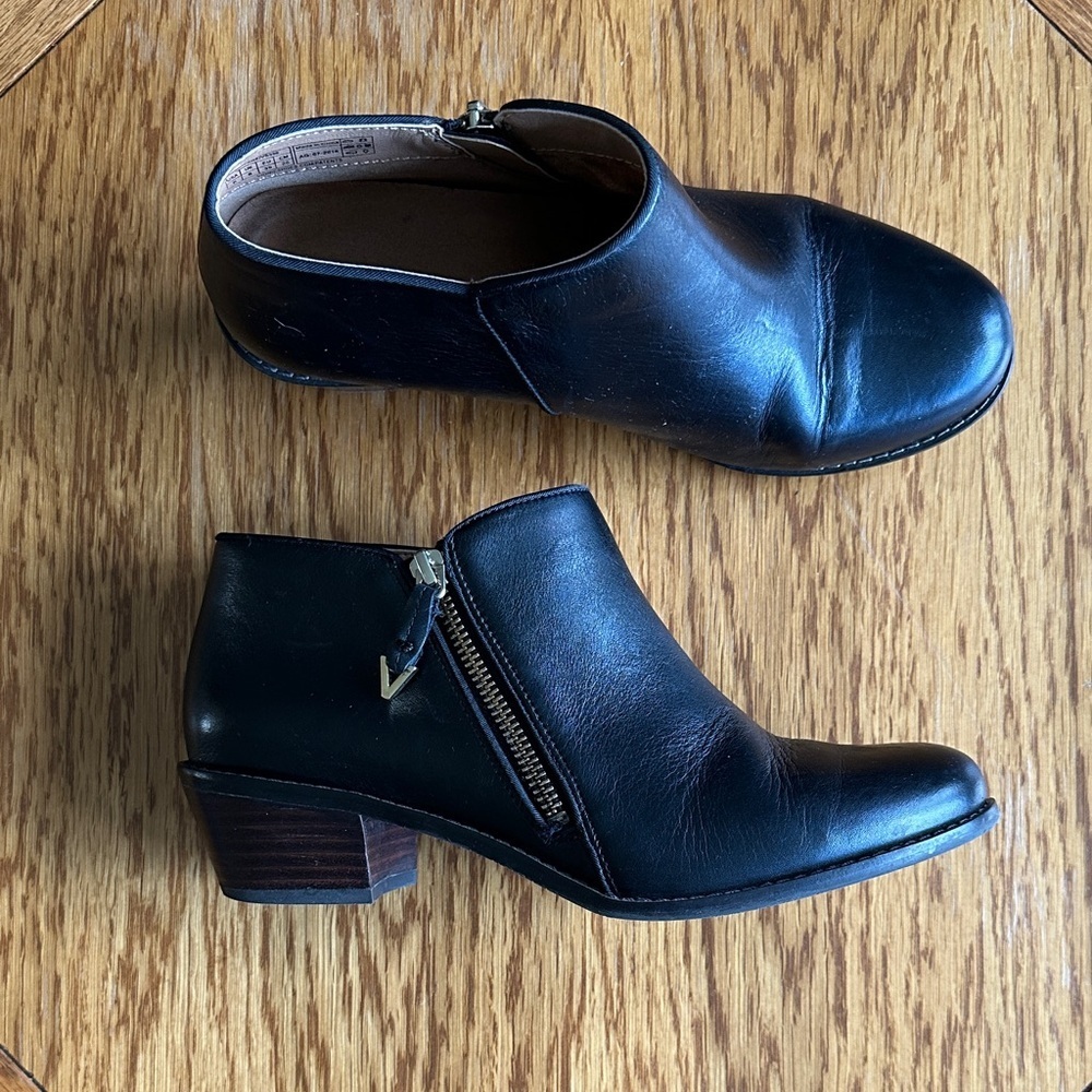 *VIONIC* Black Leather Jolene Ankle Booties w/ Zipper Size 8